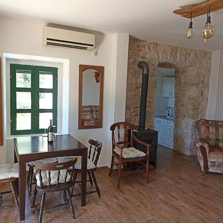 Ferienwohnung Rustic House Bar Exterior foto